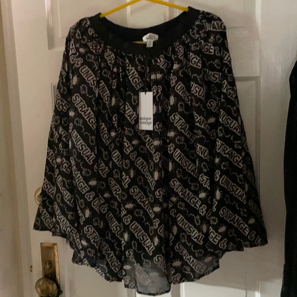 Have here a Unique Vintage BEETLEJUICE Strange & Unusual Black & White Skirt New - Picture 3 of 5
